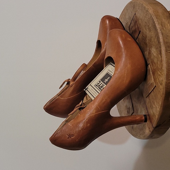 Frye "Liz" Mary Jane platforms - Picture 2 of 4